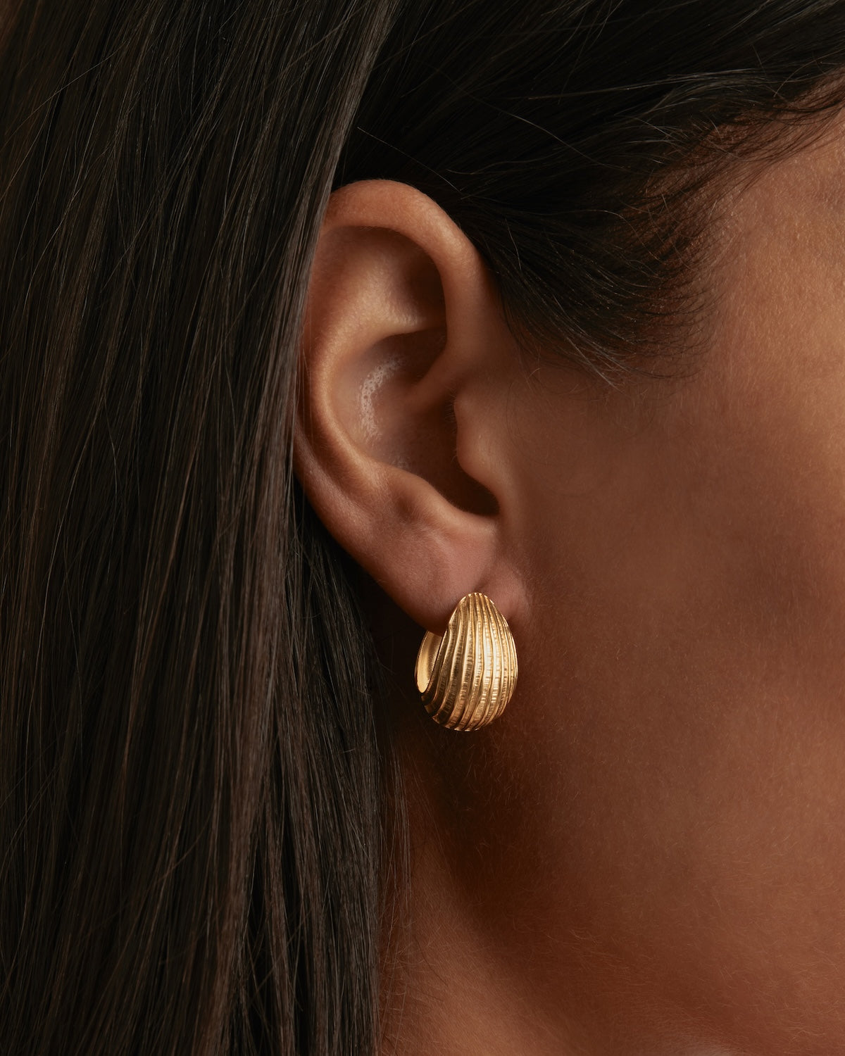 By Charlotte Ocean Whisper Hoops, Gold